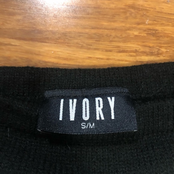 S/M OFF THE SHOULDER SWEATER PERFECT CONDITION🤍🖤 - Picture 2 of 2